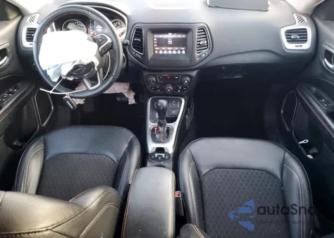 2019 Jeep Compass Latitude z USA, uszkodzony, nr VIN 3C4NJDBB9KT657183